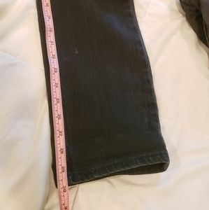 Black Levi's 511 Jeans
